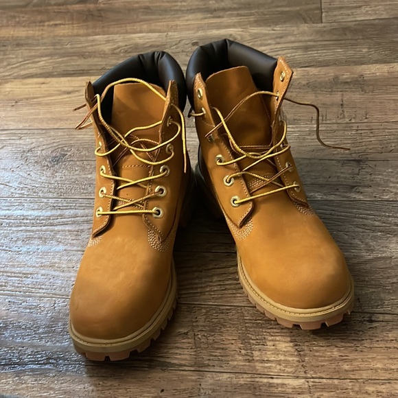 Classic Timberland - Picture 2 of 2